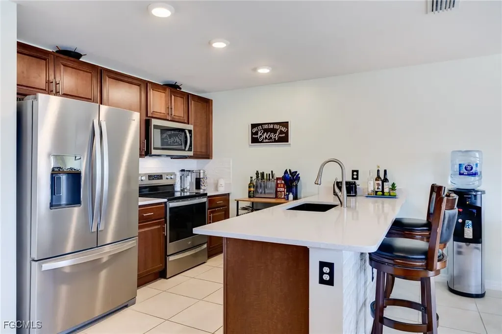 1728 S Gator Circle Cape Coral FL 33909