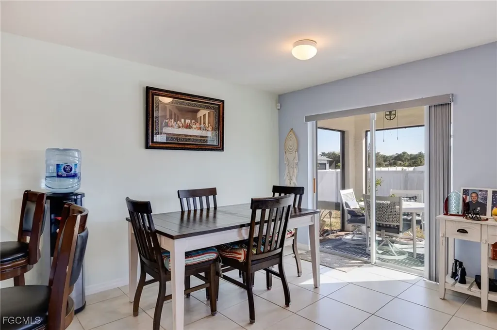 1728 S Gator Circle Cape Coral FL 33909