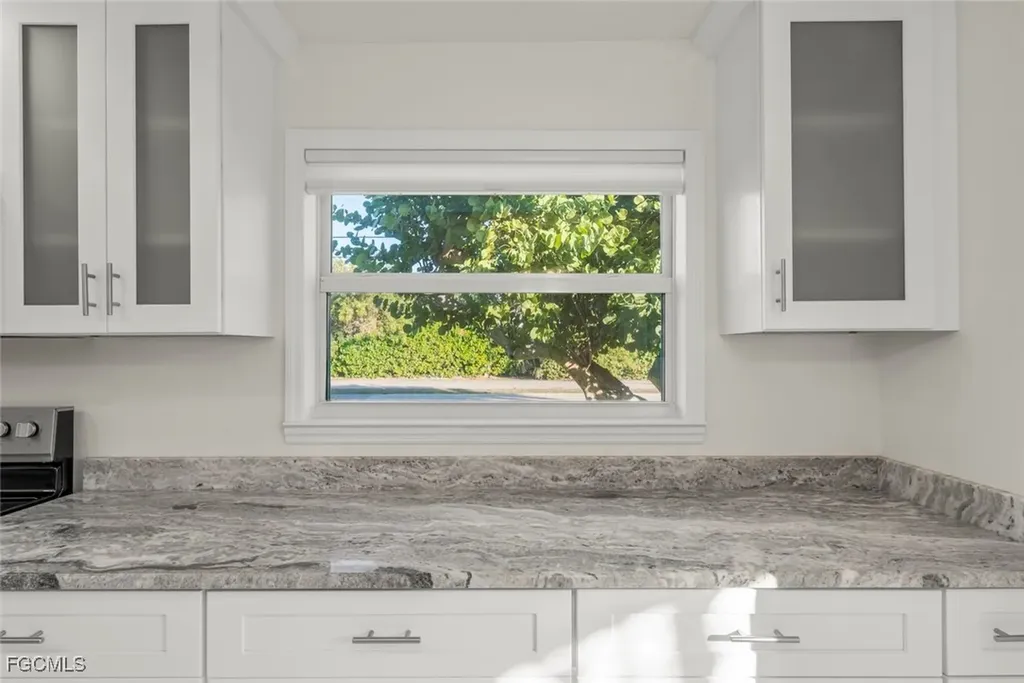 561 Periwinkle Way Sanibel FL 33957