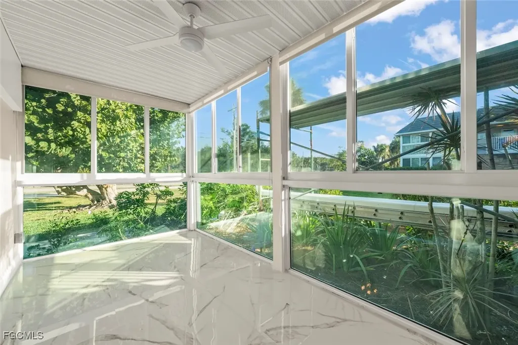 561 Periwinkle Way Sanibel FL 33957