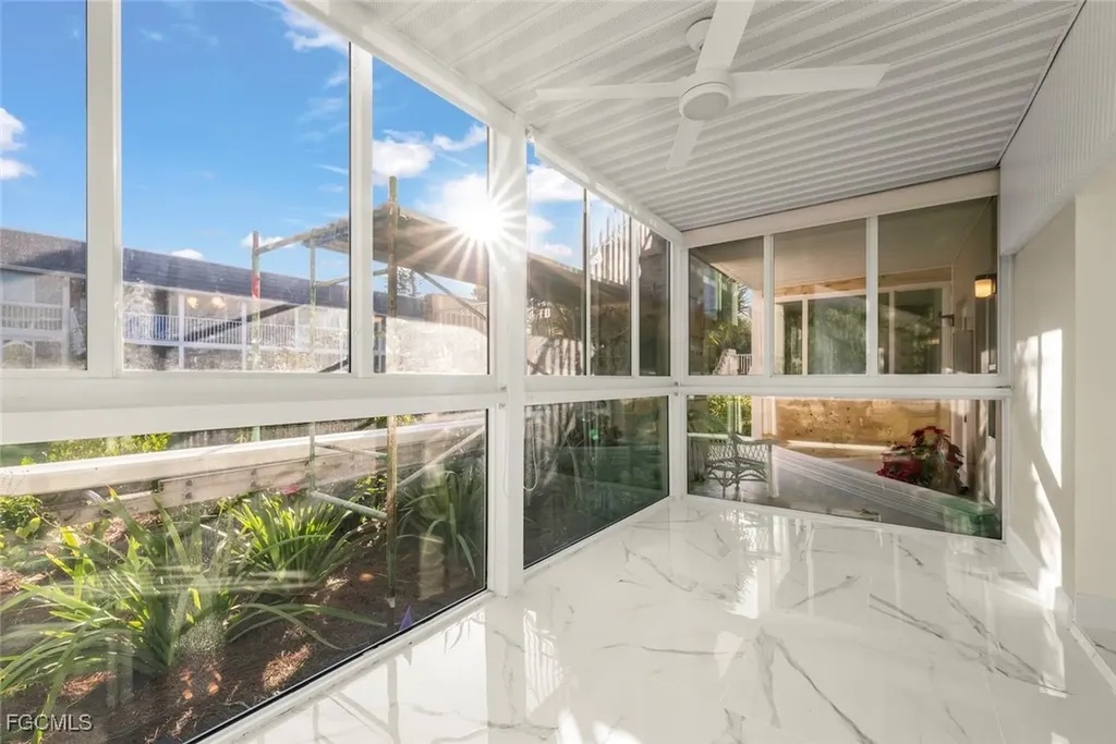 561 Periwinkle Way Sanibel FL 33957