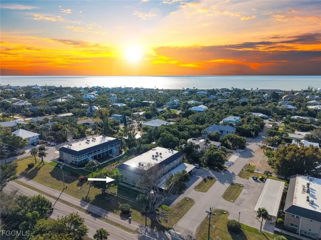 561 Periwinkle Way Sanibel FL 33957