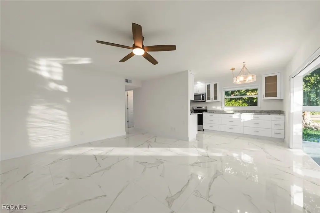 561 Periwinkle Way Sanibel FL 33957