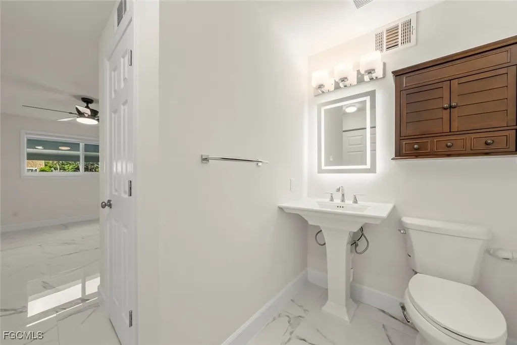 561 Periwinkle Way Sanibel FL 33957