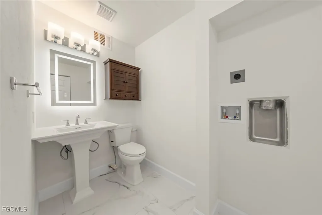 561 Periwinkle Way Sanibel FL 33957