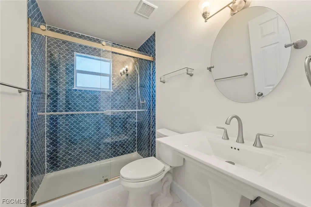 561 Periwinkle Way Sanibel FL 33957