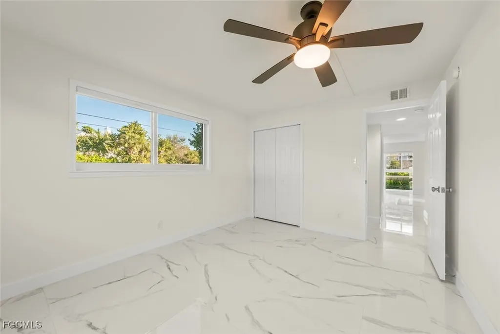 561 Periwinkle Way Sanibel FL 33957