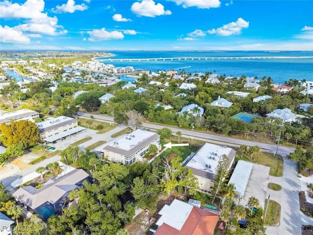 561 Periwinkle Way Sanibel FL 33957