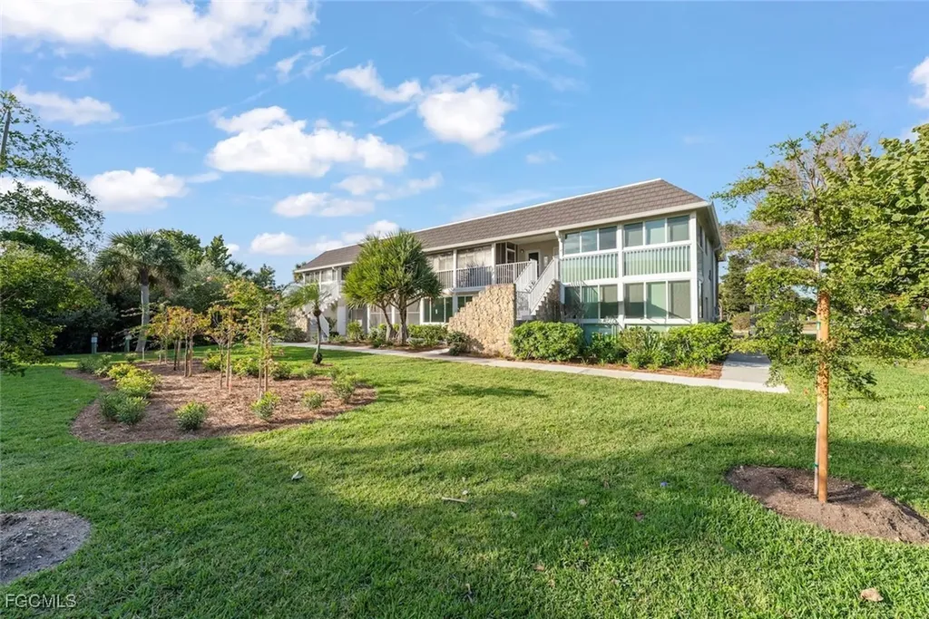 561 Periwinkle Way Sanibel FL 33957