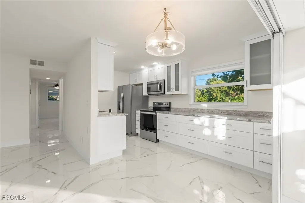 561 Periwinkle Way Sanibel FL 33957