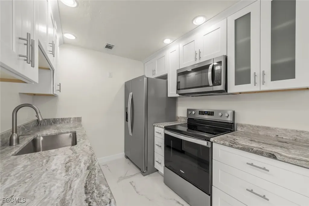 561 Periwinkle Way Sanibel FL 33957