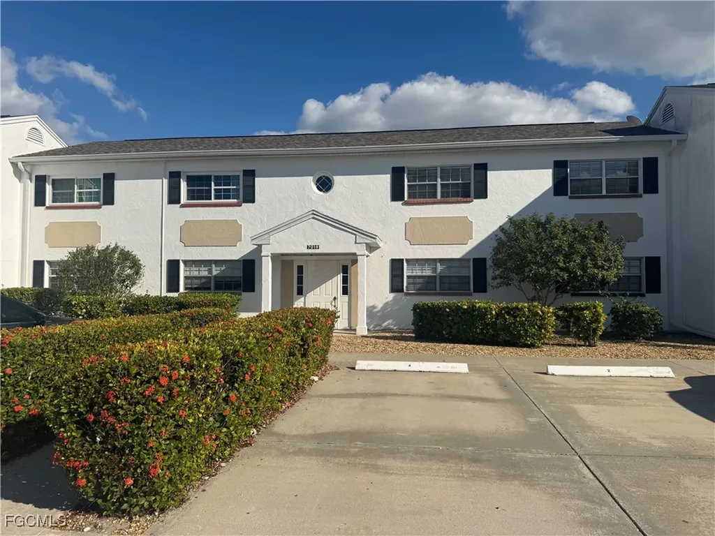 7019 Cedarhurst Drive Fort Myers FL 33919