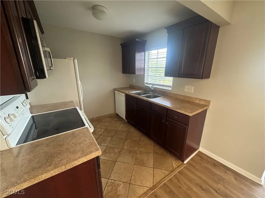 7019 Cedarhurst Drive Fort Myers FL 33919