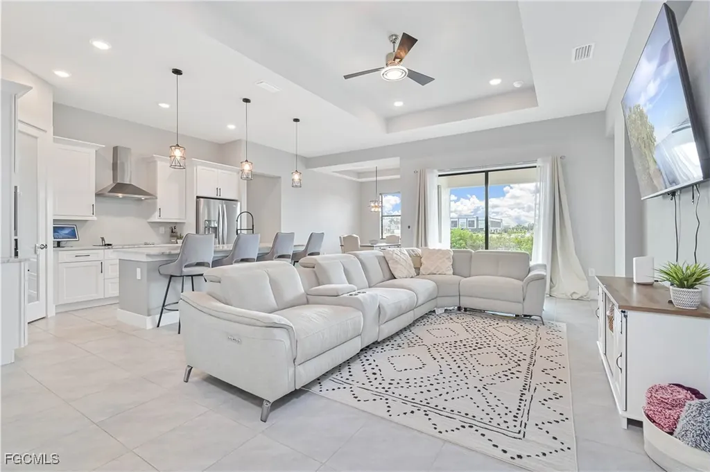1308 SW 4th Lane Cape Coral FL 33991