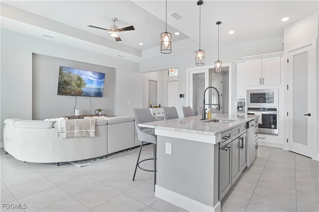 1308 SW 4th Lane Cape Coral FL 33991