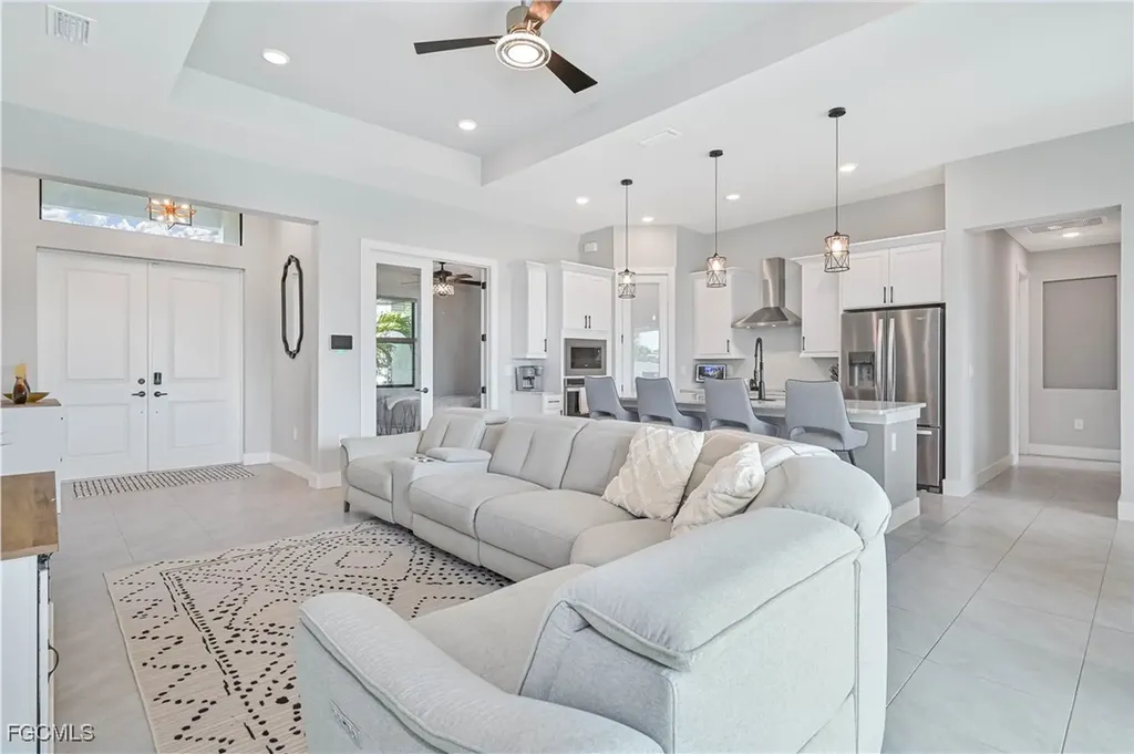 1308 SW 4th Lane Cape Coral FL 33991