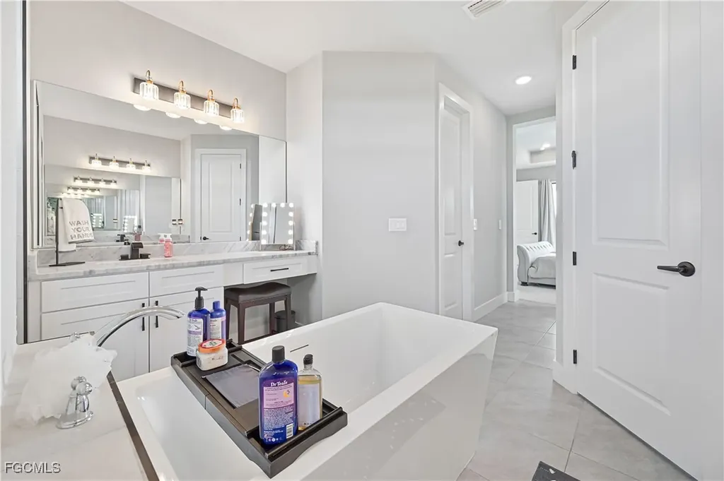 1308 SW 4th Lane Cape Coral FL 33991