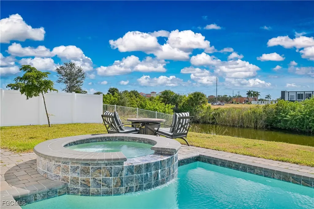 1308 SW 4th Lane Cape Coral FL 33991