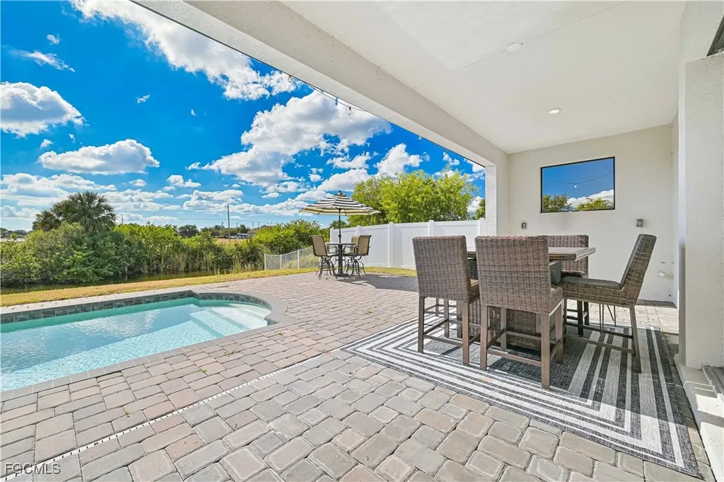 1308 SW 4th Lane Cape Coral FL 33991