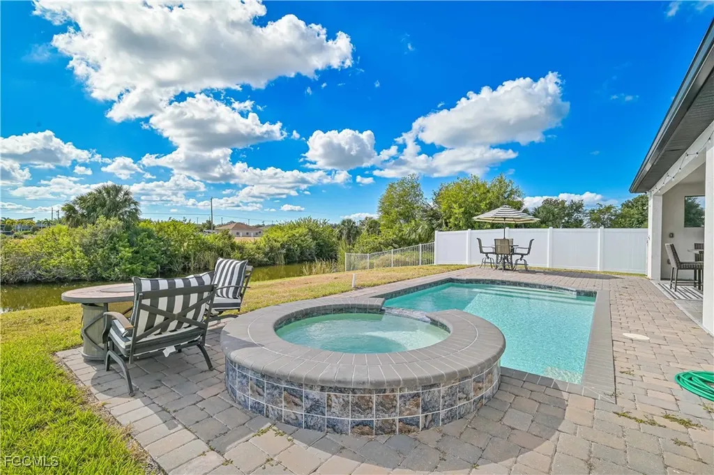 1308 SW 4th Lane Cape Coral FL 33991
