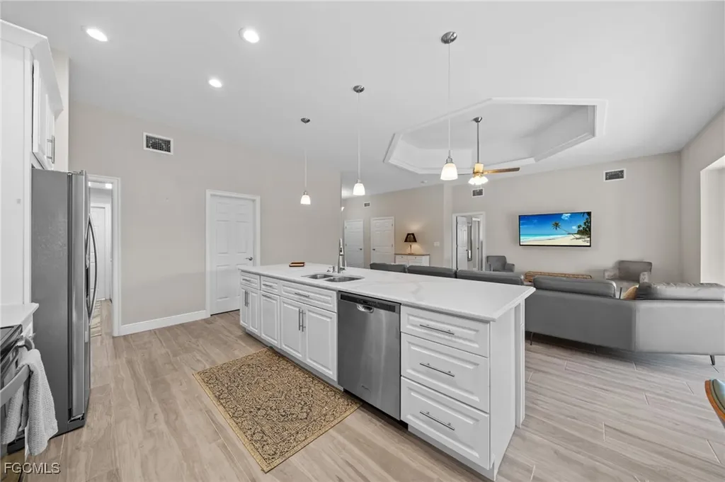 328 SW 26th Avenue Cape Coral FL 33991