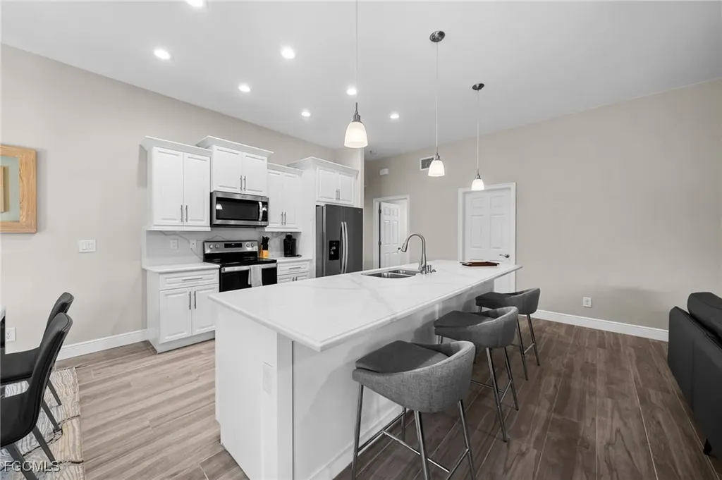 328 SW 26th Avenue Cape Coral FL 33991