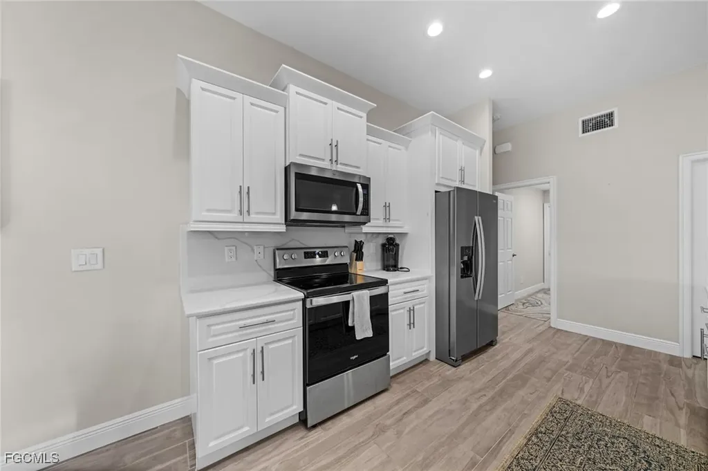 328 SW 26th Avenue Cape Coral FL 33991