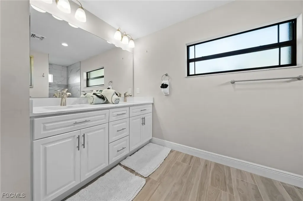 328 SW 26th Avenue Cape Coral FL 33991