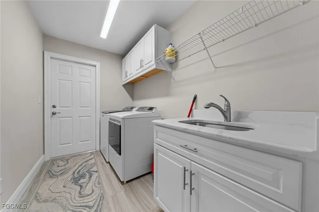 328 SW 26th Avenue Cape Coral FL 33991