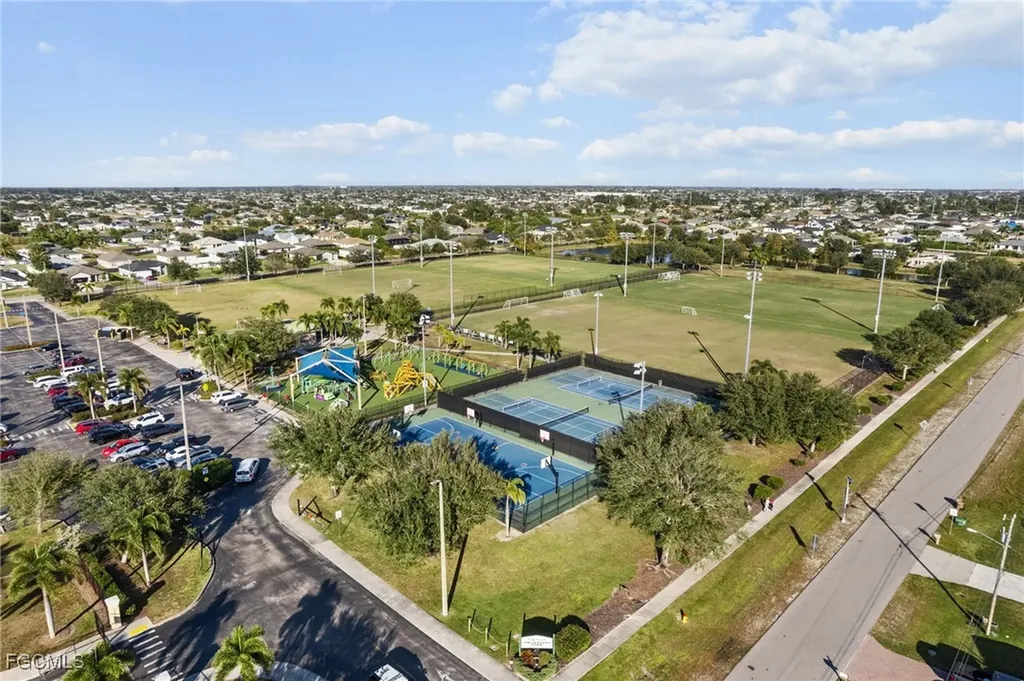 328 SW 26th Avenue Cape Coral FL 33991