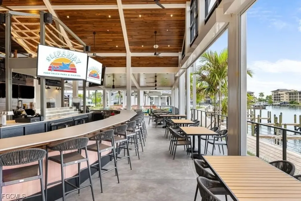 328 SW 26th Avenue Cape Coral FL 33991