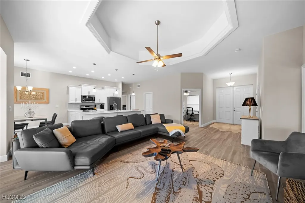 328 SW 26th Avenue Cape Coral FL 33991