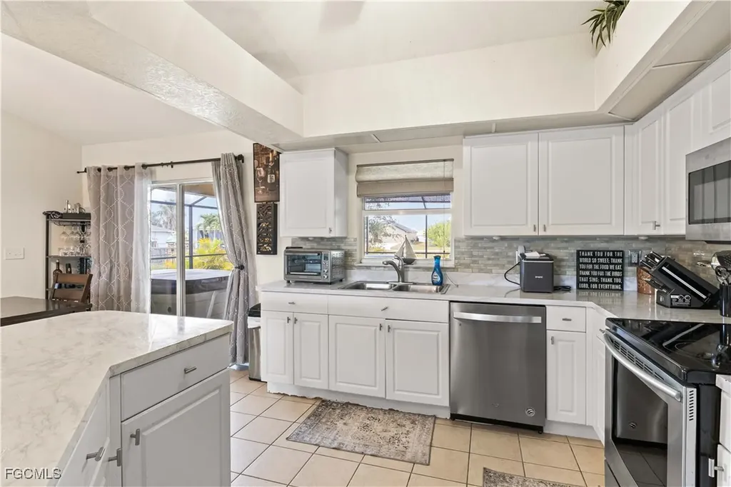 927 NW 12th Terrace Cape Coral FL 33993