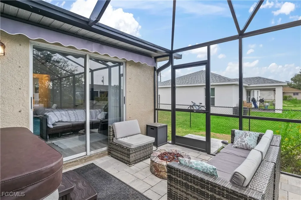 927 NW 12th Terrace Cape Coral FL 33993