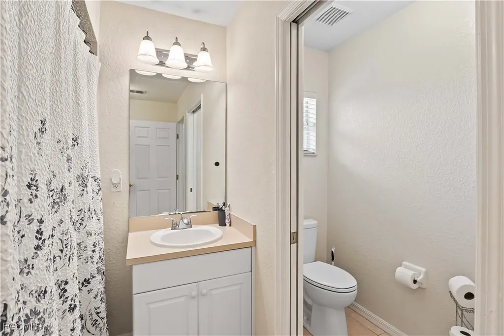 927 NW 12th Terrace Cape Coral FL 33993