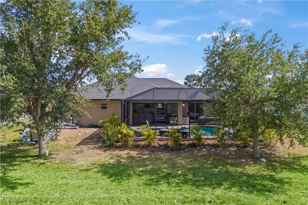 927 NW 12th Terrace Cape Coral FL 33993