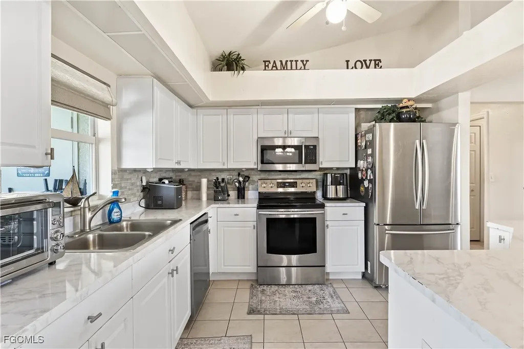 927 NW 12th Terrace Cape Coral FL 33993