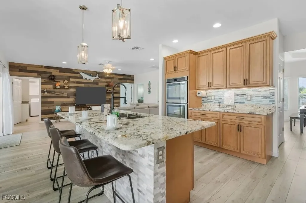 4885 E Riverside Drive Fort Myers FL 33905