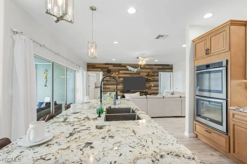 4885 E Riverside Drive Fort Myers FL 33905