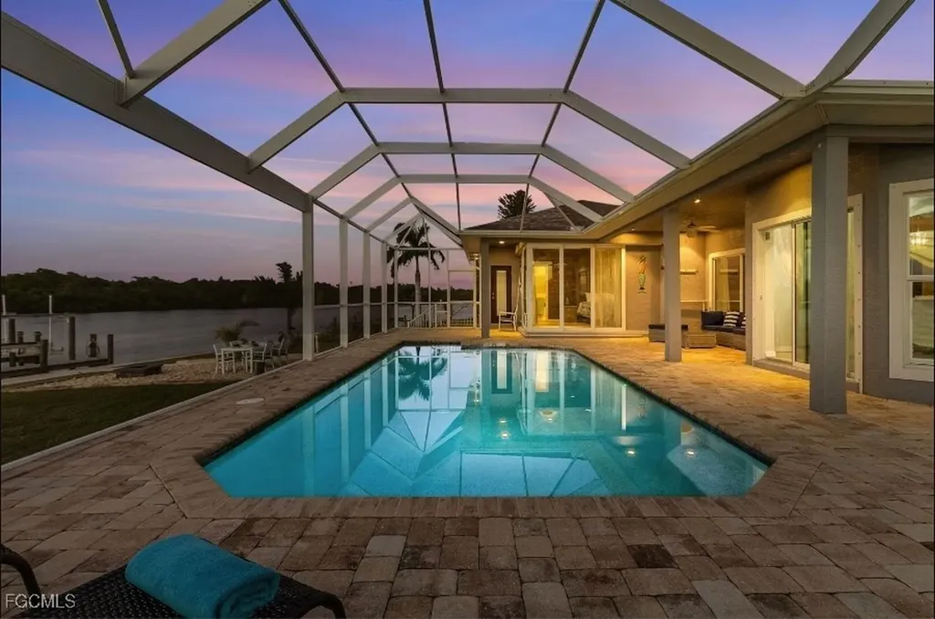 4885 E Riverside Drive Fort Myers FL 33905