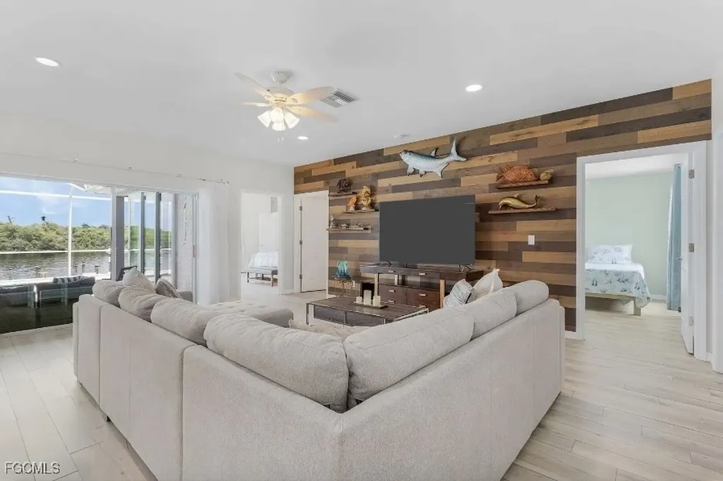 4885 E Riverside Drive Fort Myers FL 33905