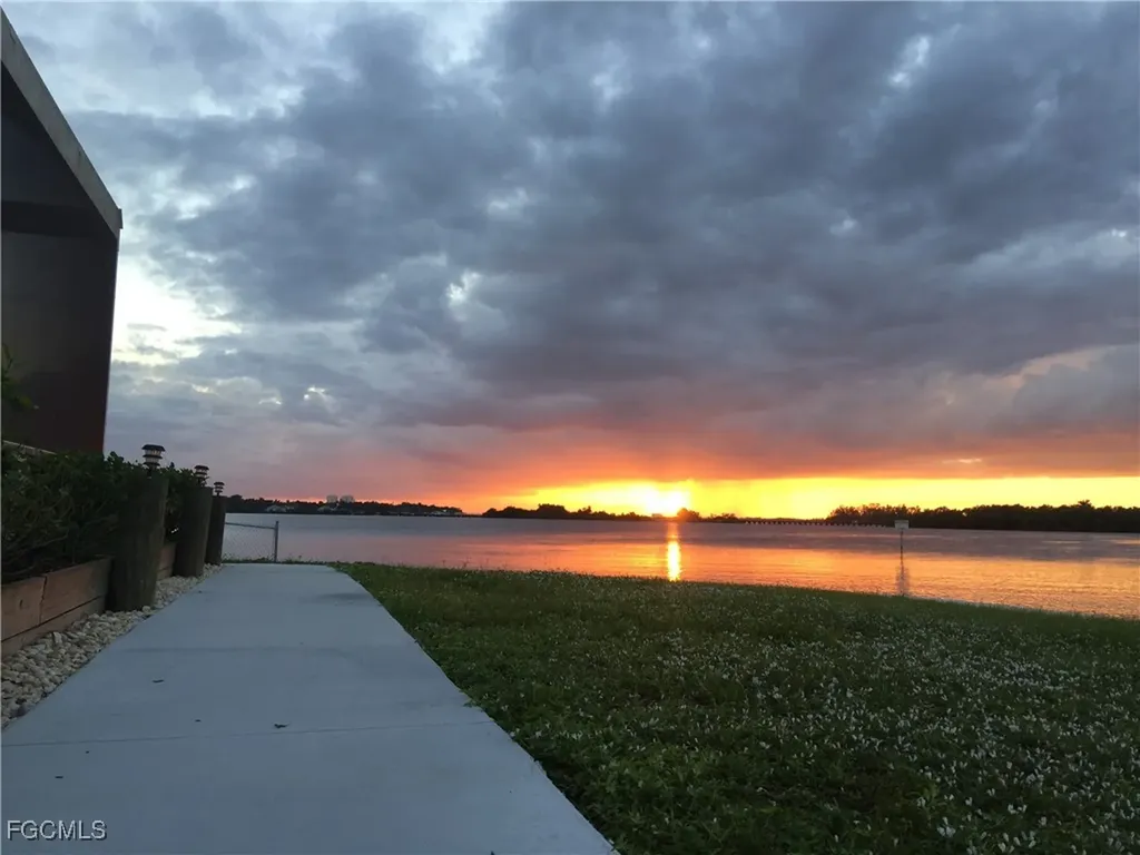 4885 E Riverside Drive Fort Myers FL 33905