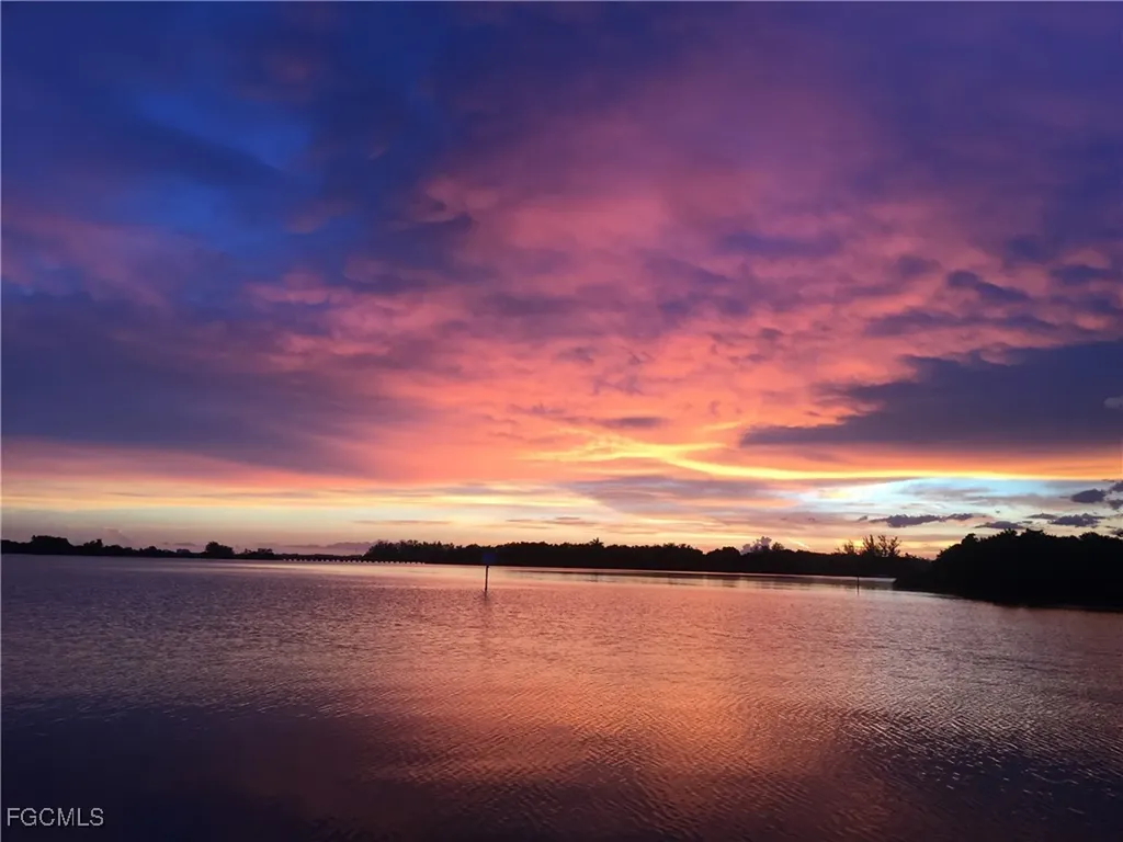 4885 E Riverside Drive Fort Myers FL 33905