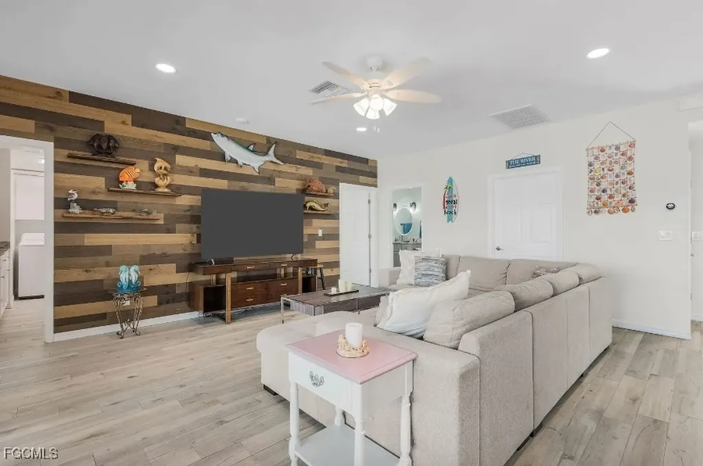 4885 E Riverside Drive Fort Myers FL 33905