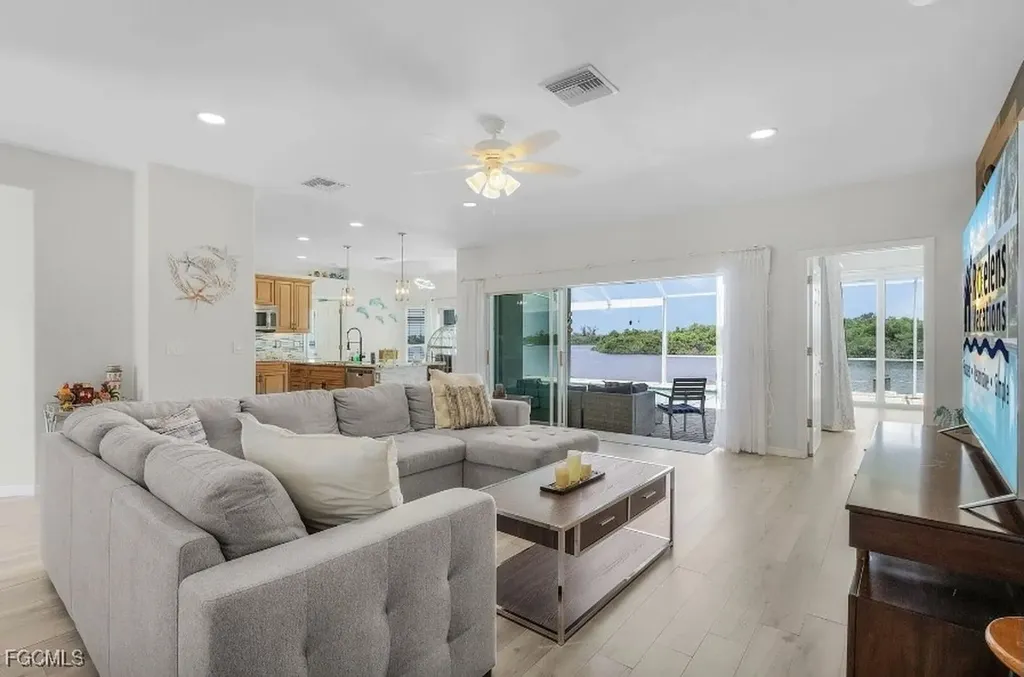 4885 E Riverside Drive Fort Myers FL 33905