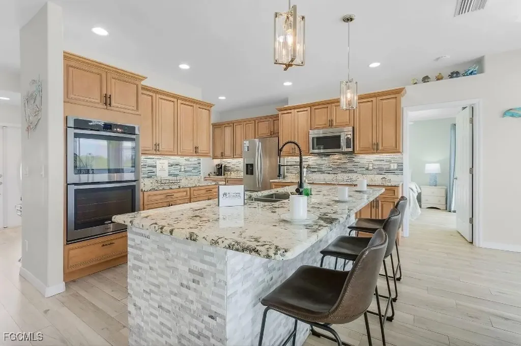 4885 E Riverside Drive Fort Myers FL 33905