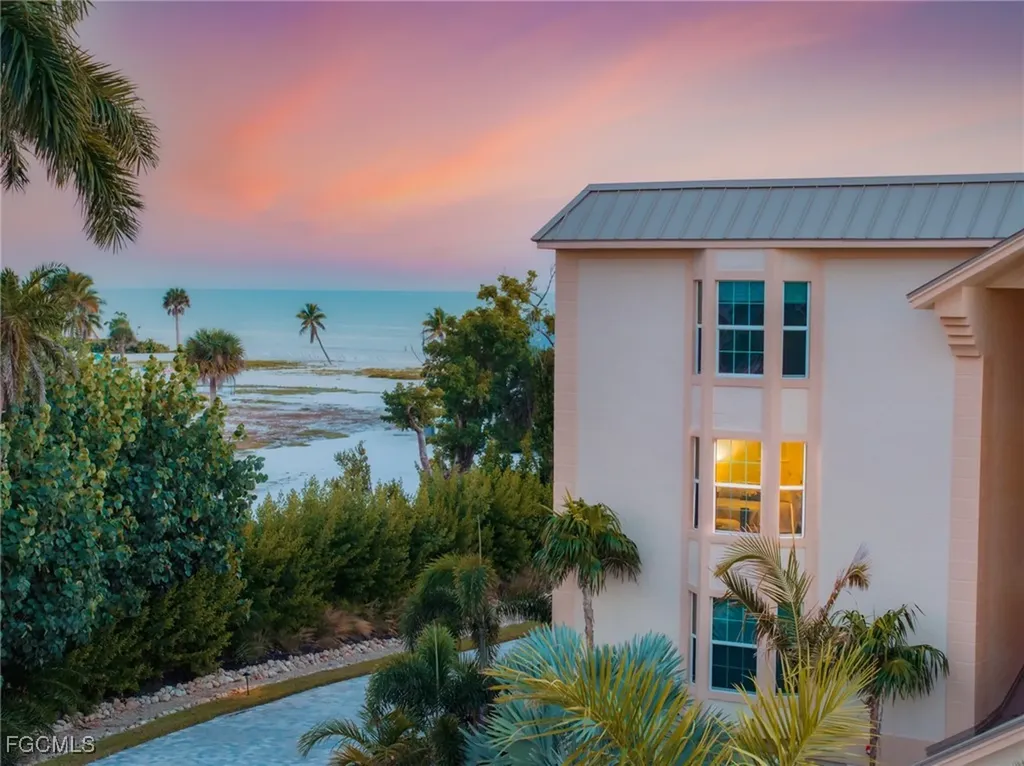 3131 W Gulf Drive Sanibel FL 33957