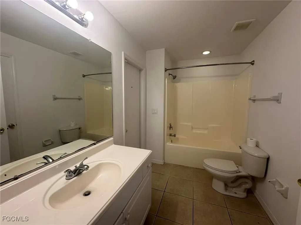 3929 NW 42nd Avenue Cape Coral FL 33993