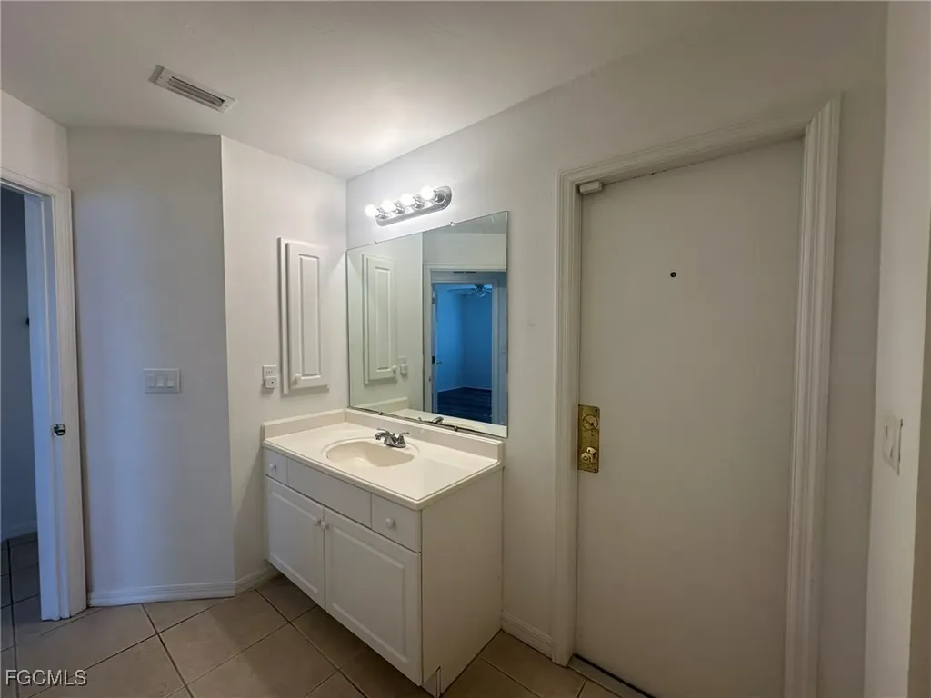 3929 NW 42nd Avenue Cape Coral FL 33993