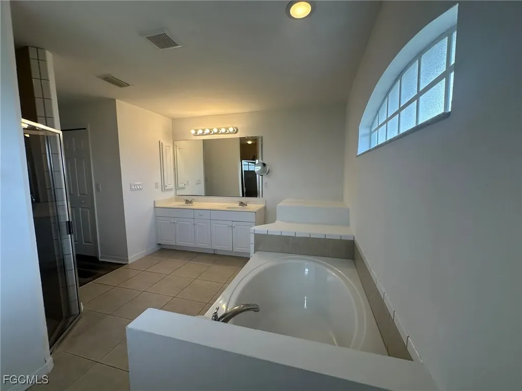 3929 NW 42nd Avenue Cape Coral FL 33993